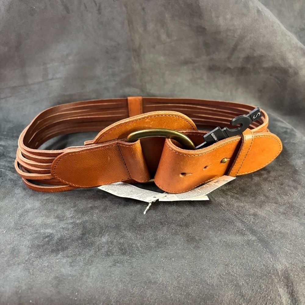 BANANA REPUBLIC Sz S Leather Belt With Pin Closure Metal Buckle NEW WITH TAGS